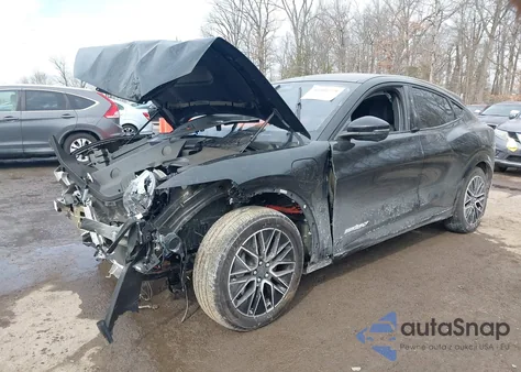 2024 Ford Mustang Mach-E Premium z USA, uszkodzony, nr VIN 3FMTK3SU3RMA14408